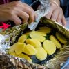 CÁCH DÙNG GIẤY BẠC TRONG NỒI CHIÊN KHÔNG DẦU