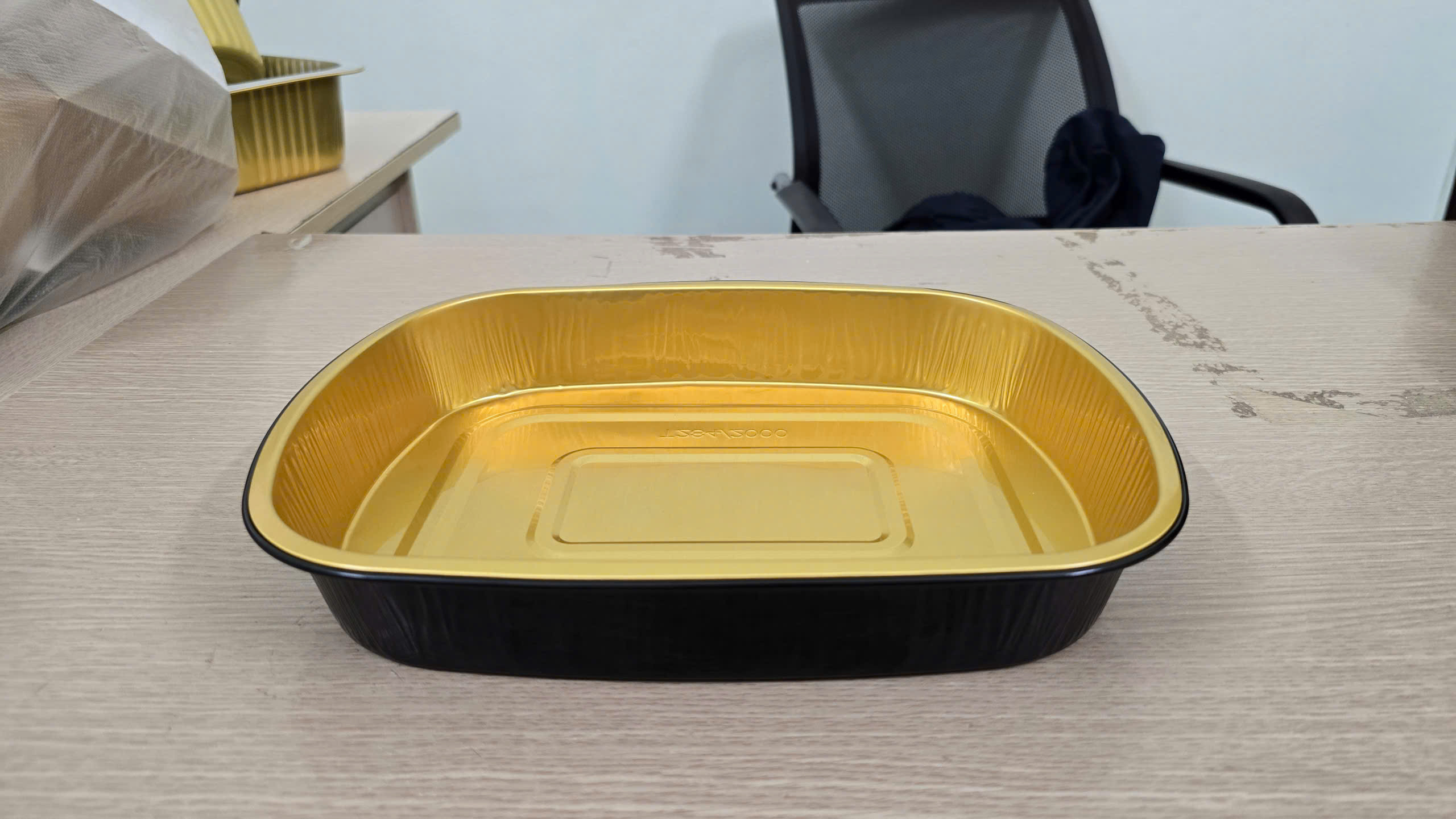 KHAY GIẤY NHÔM VÀNG ĐỰNG SUSHI