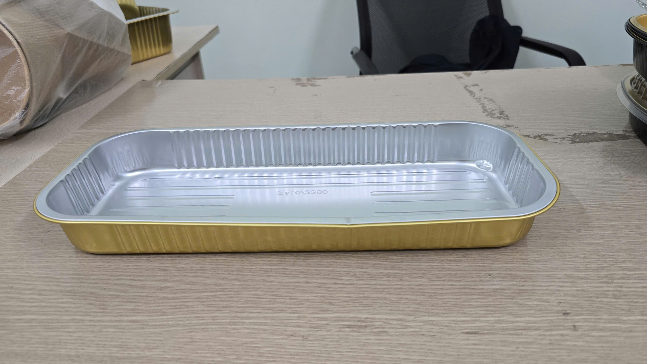 Khay Nhôm Hải Sản Nguyên Con