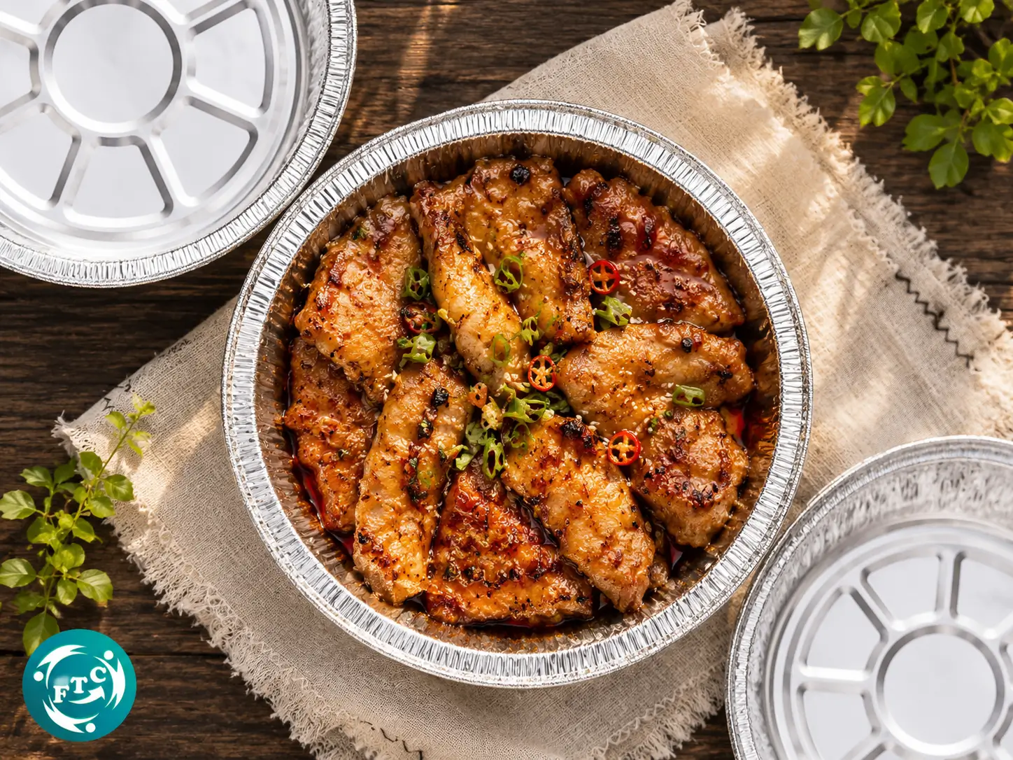 Giải pháp tiện lợi cho những món nướng đậm đà với khay nhôm lót nồi chiên nướng thịt ướp sốt.